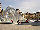 Pyramide - Muse Du Louvre